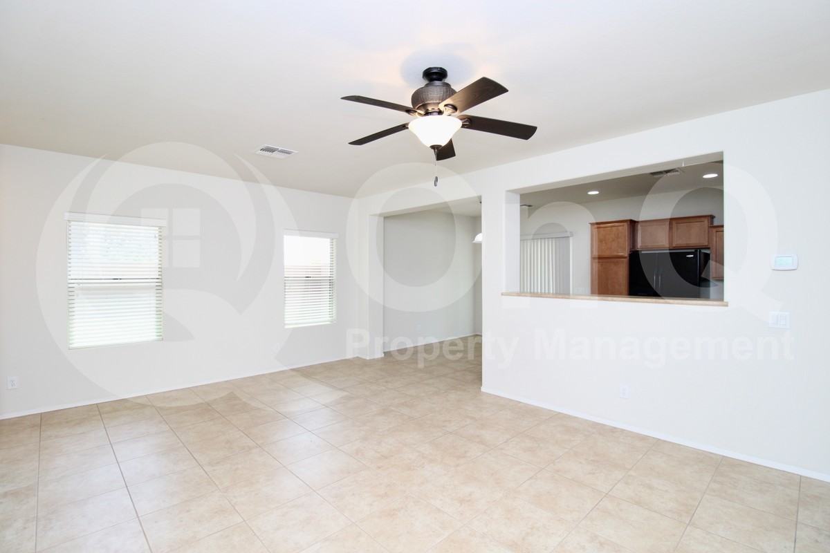 7601 W Congressional Way - Photo 4 of 24