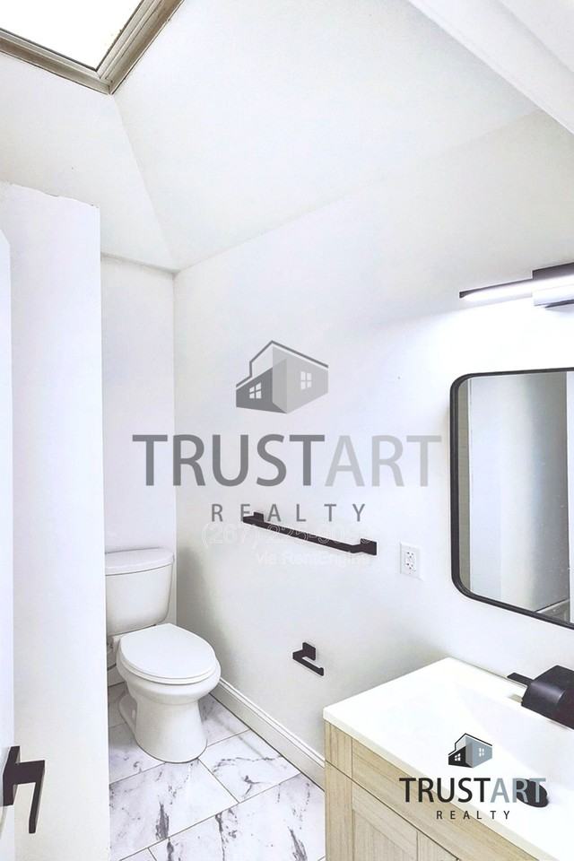 1910 N Myrtlewood St #1 - Photo 5 of 20