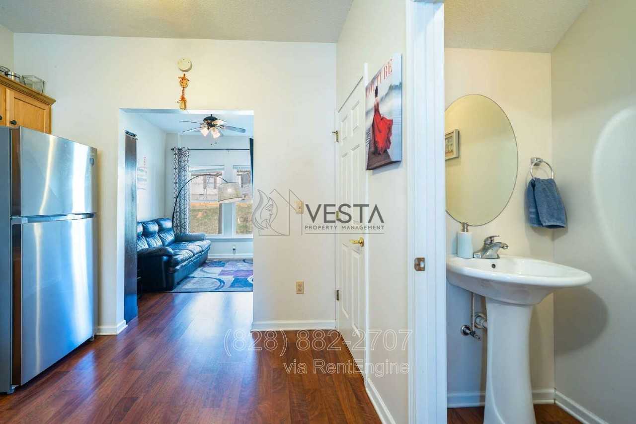 3 Penley Avenue #B - Photo 4 of 17