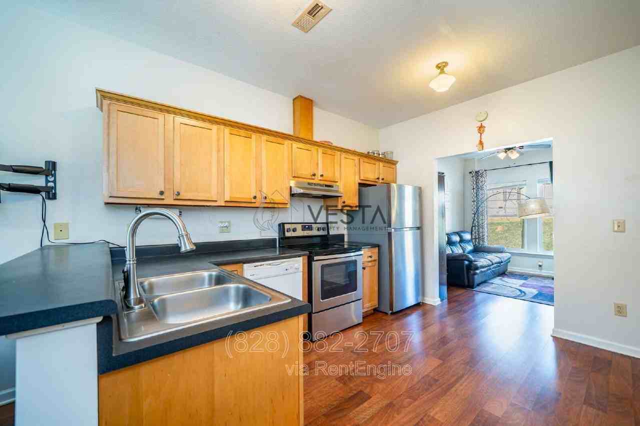 3 Penley Avenue #B - Photo 5 of 17