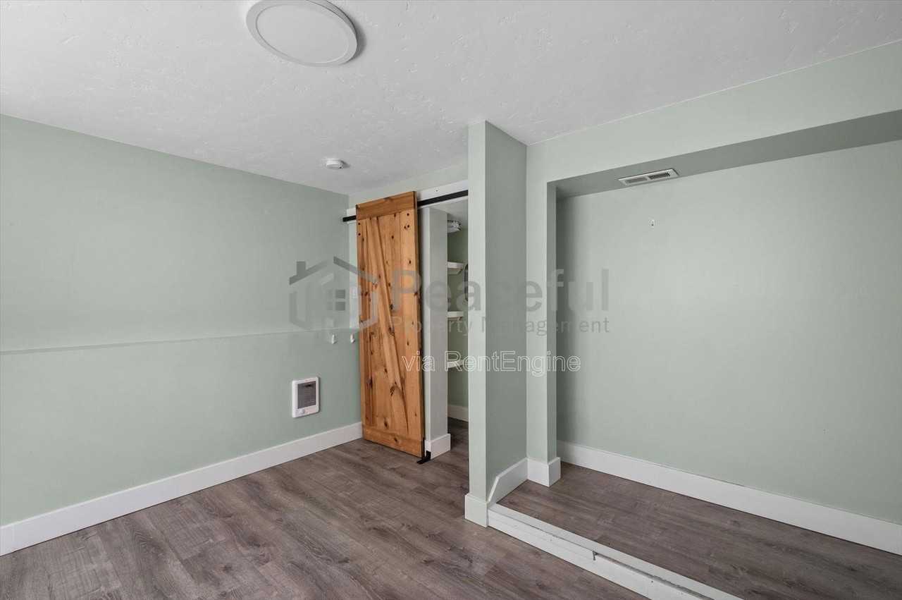 1425 N Mandalay Rd #B2 - Photo 5 of 11