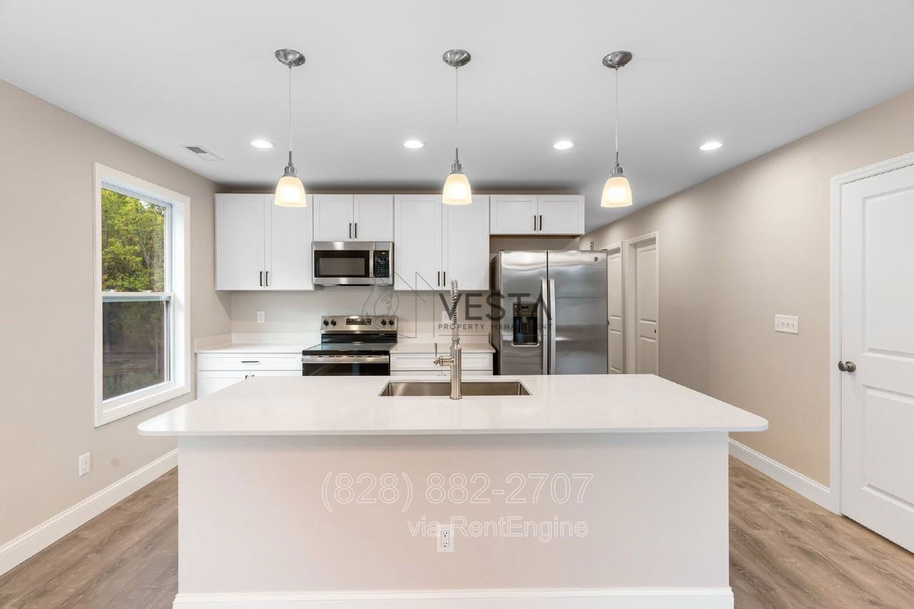 4 Meadows Town Road - Photo 3 of 33