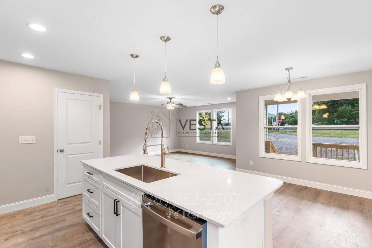 4 Meadows Town Road - Photo 7 of 33