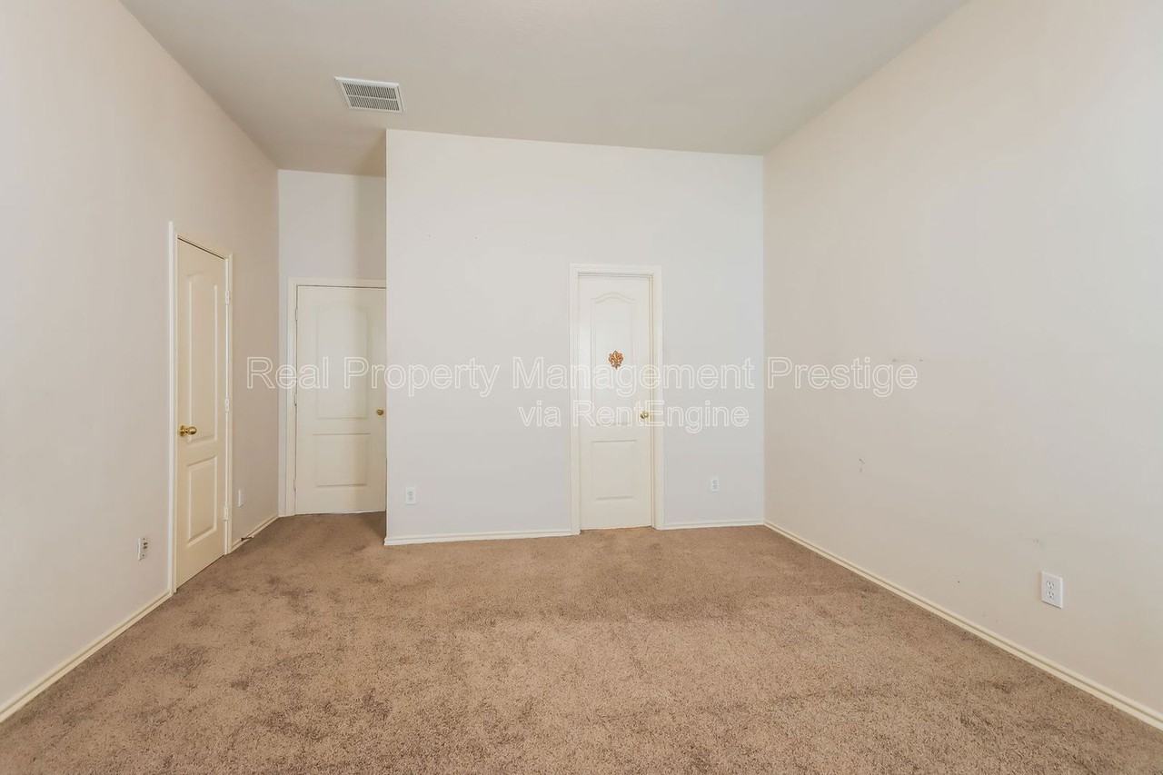 4522 Marquis Ave - Photo 4 of 15