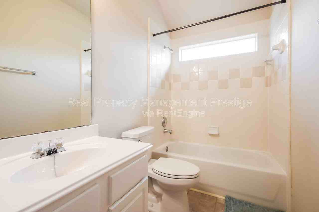 4522 Marquis Ave - Photo 6 of 15