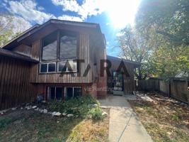 featured image of 270 Country Club Dr