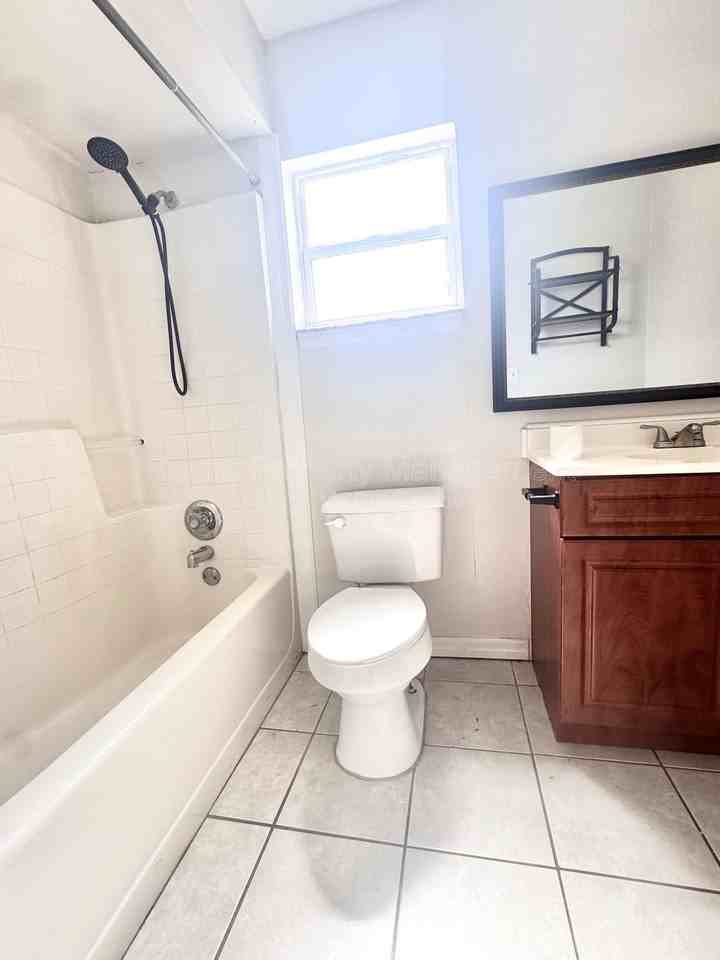 708 Green Ct - Photo 5 of 10