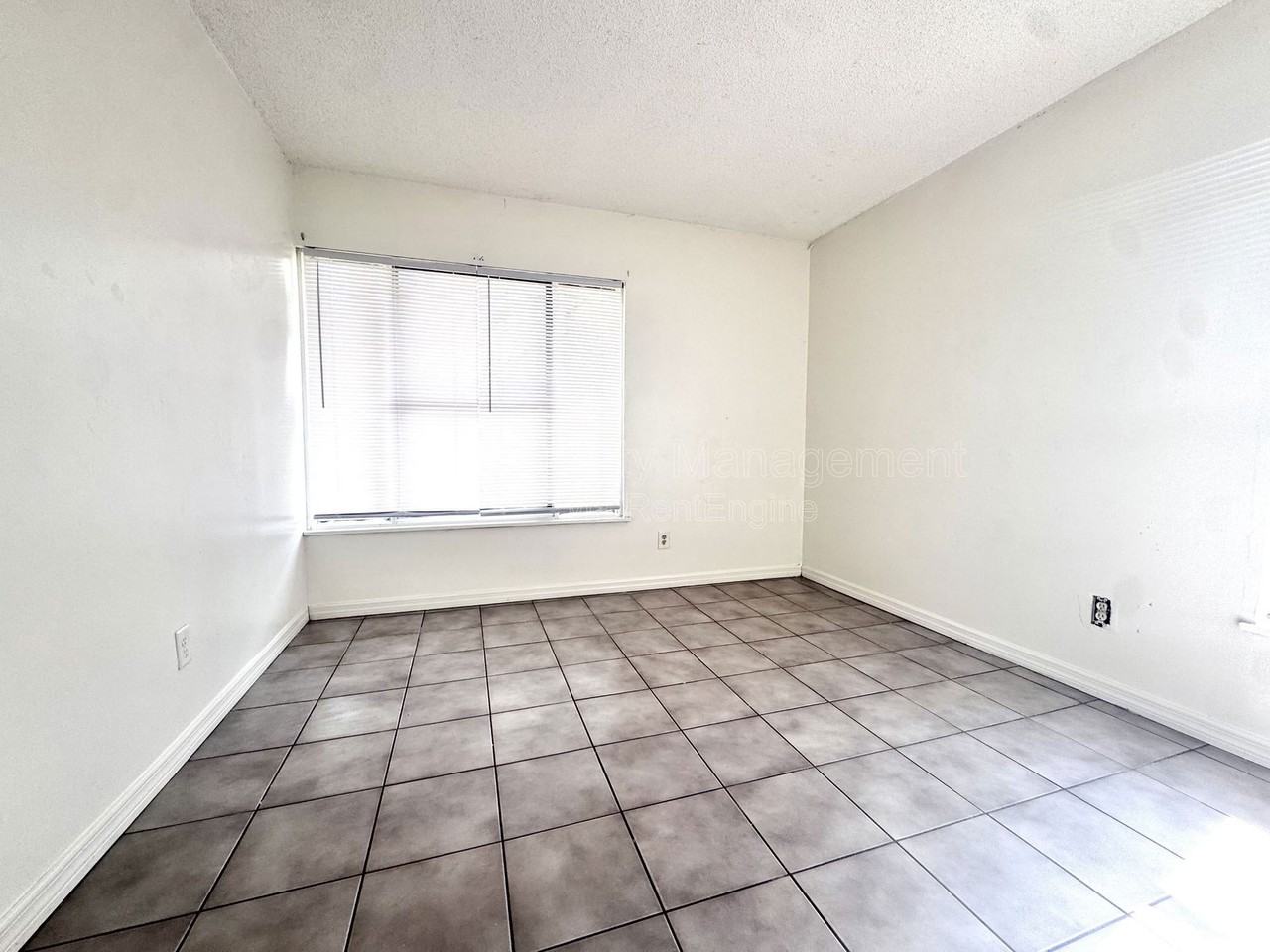 708 Green Ct - Photo 7 of 10