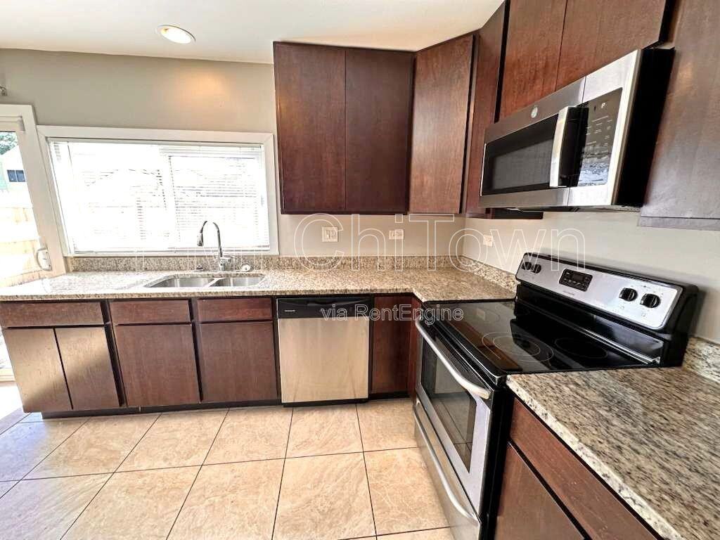 1117 Court B - Photo 4 of 16