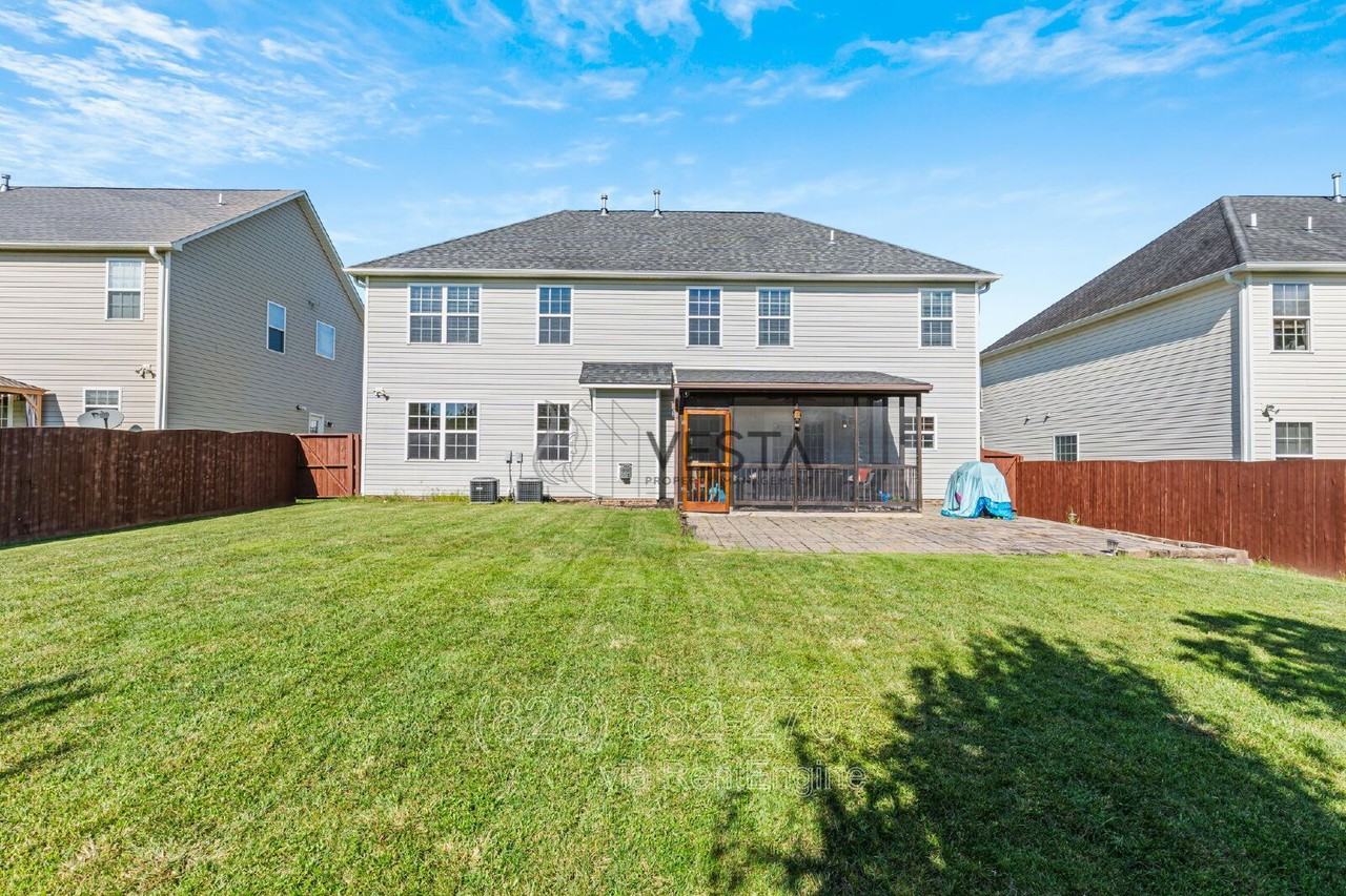 172 Roanoke Rd - Photo 4 of 41