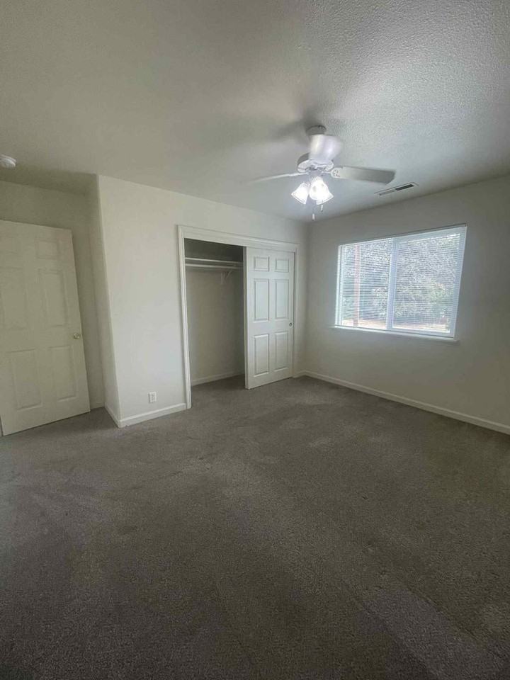 0616 - 2909 Godman - Photo 5 of 6