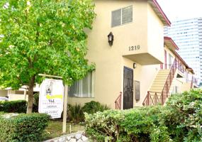 featured image of 1219 Barry Avenue