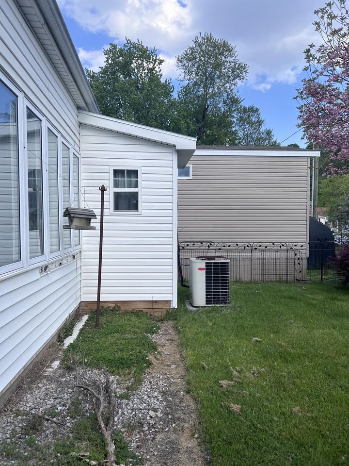 124 Rexford St - Photo 3 of 19