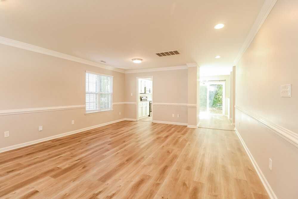 6406 Nevin Rd - Photo 5 of 17