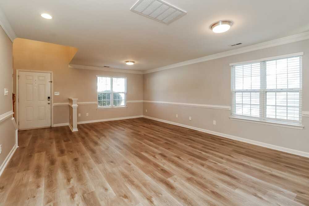 6406 Nevin Rd - Photo 6 of 17