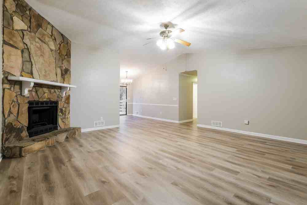 2193 Cruse Rd - Photo 6 of 16