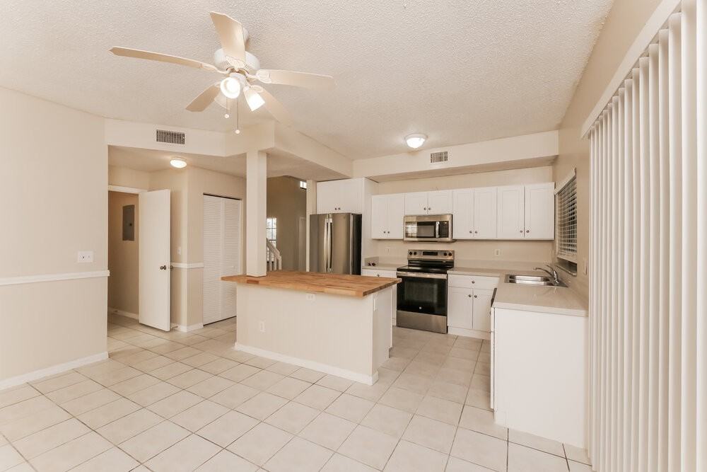 3451 Nw 112th Way - Photo 6 of 17