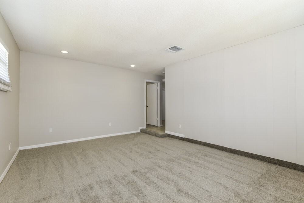 8564 Cedar Cove Dr - Photo 4 of 16