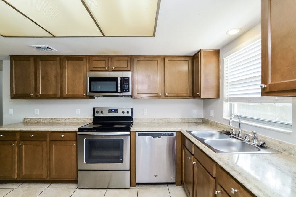 8564 Cedar Cove Dr - Photo 6 of 16