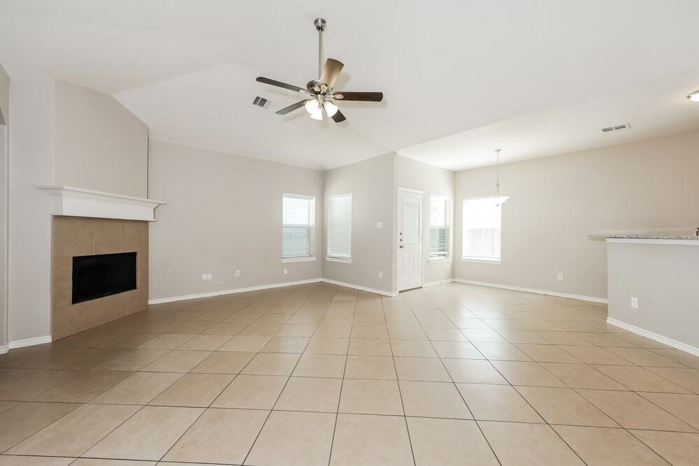 2113 Beacon Way - Photo 3 of 16