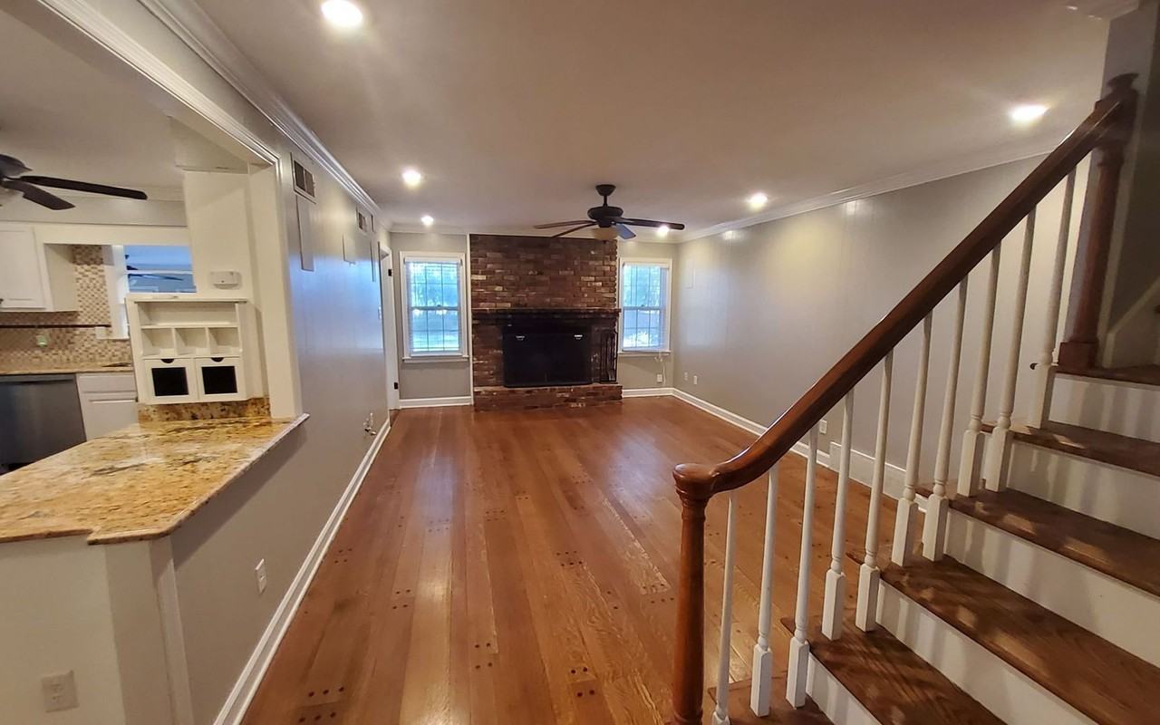 1264 Yorkshire Drive - Photo 2 of 20