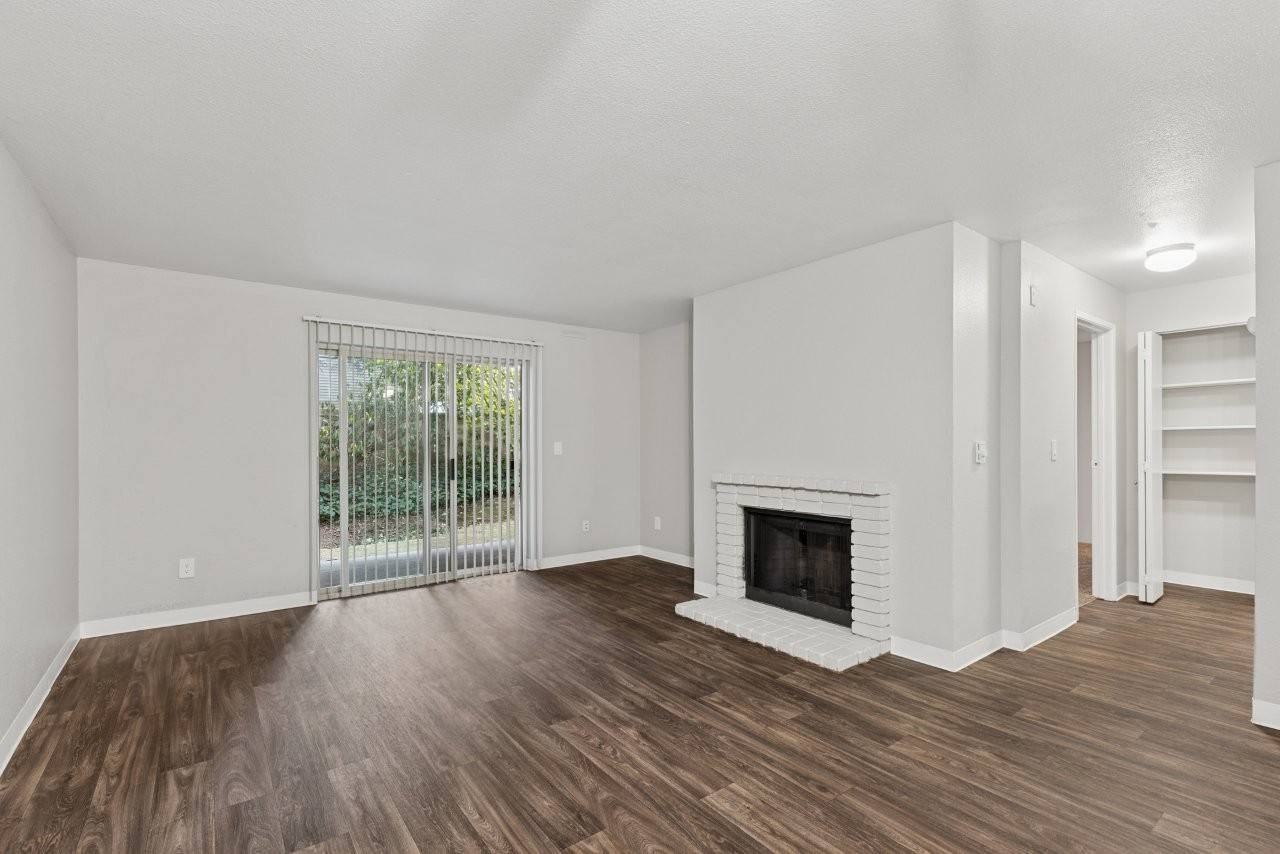 Saratoga - Photo 5 of 38