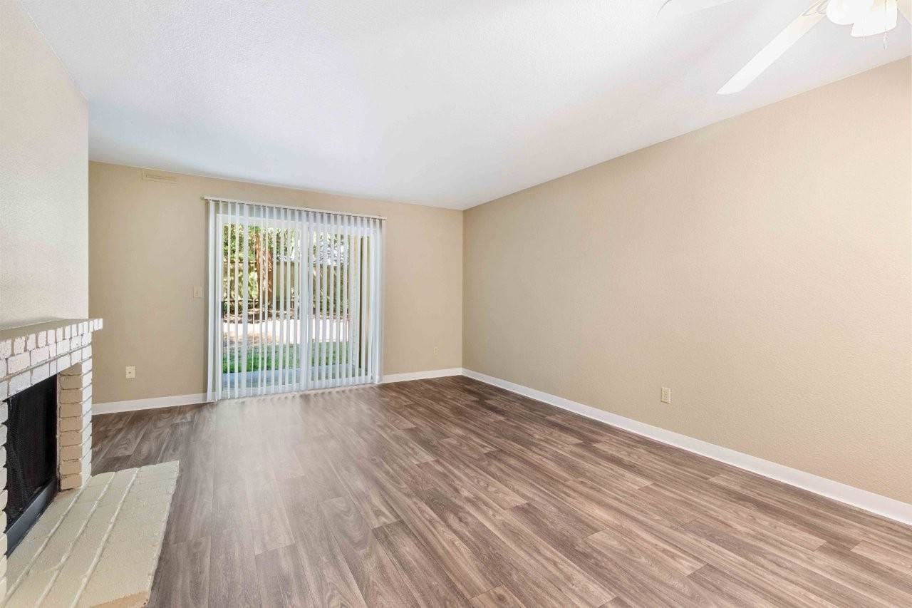 Saratoga - Photo 7 of 38