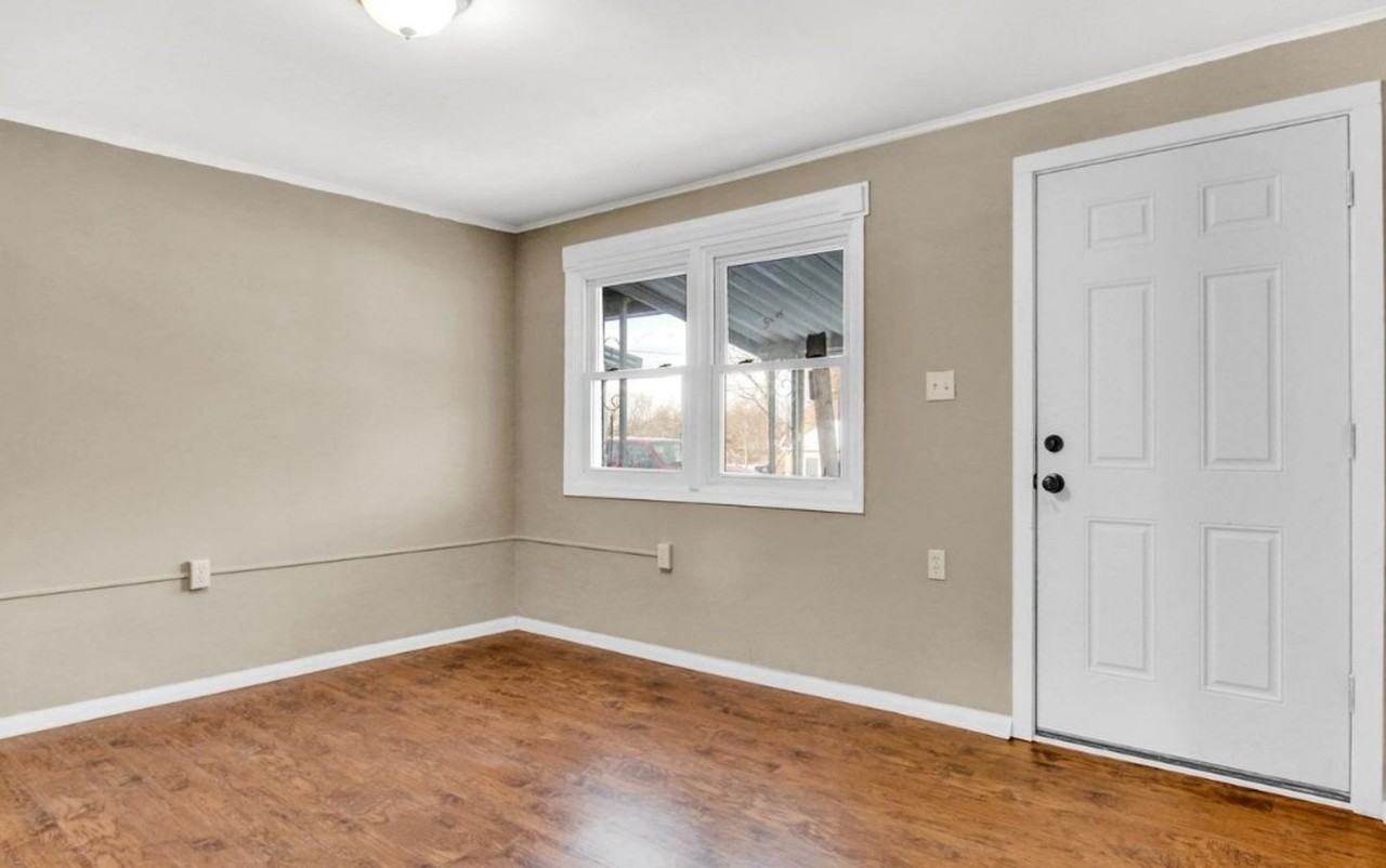 592 Lincoln St - Photo 2 of 19