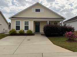 featured image of 17 Biscayne Dr