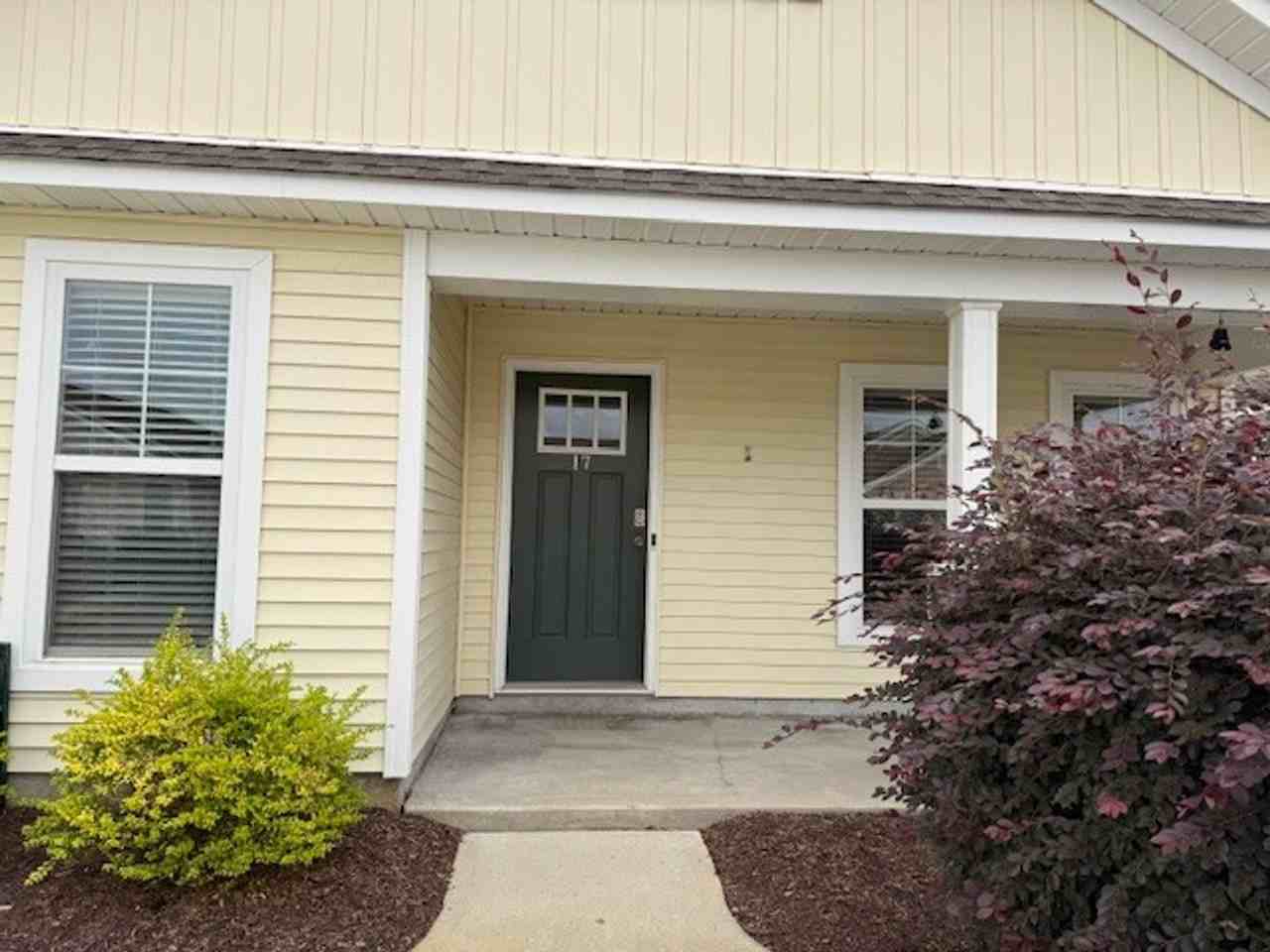 17 Biscayne Dr - Photo 3 of 21