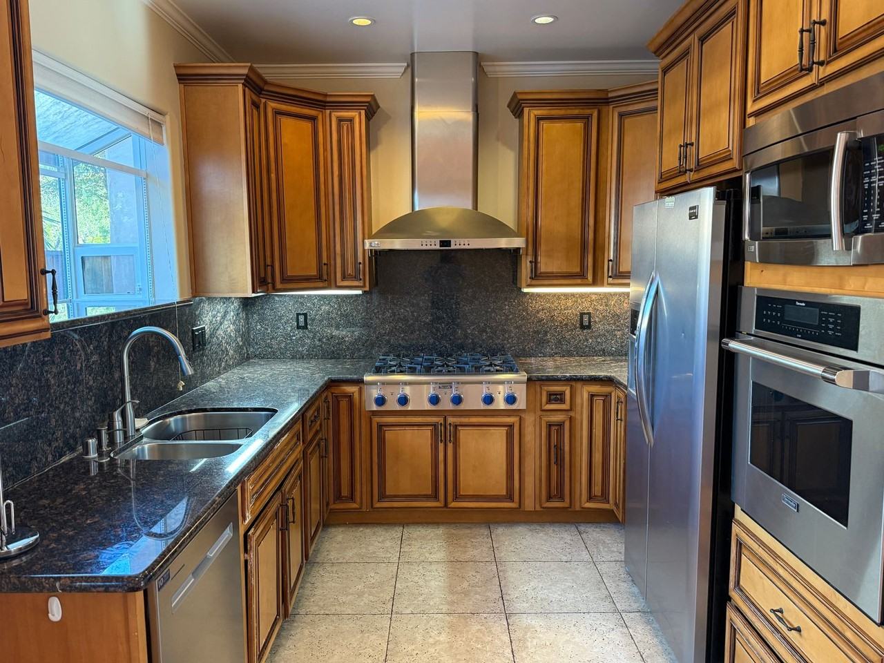 122 Shelley Ave - Photo 2 of 12