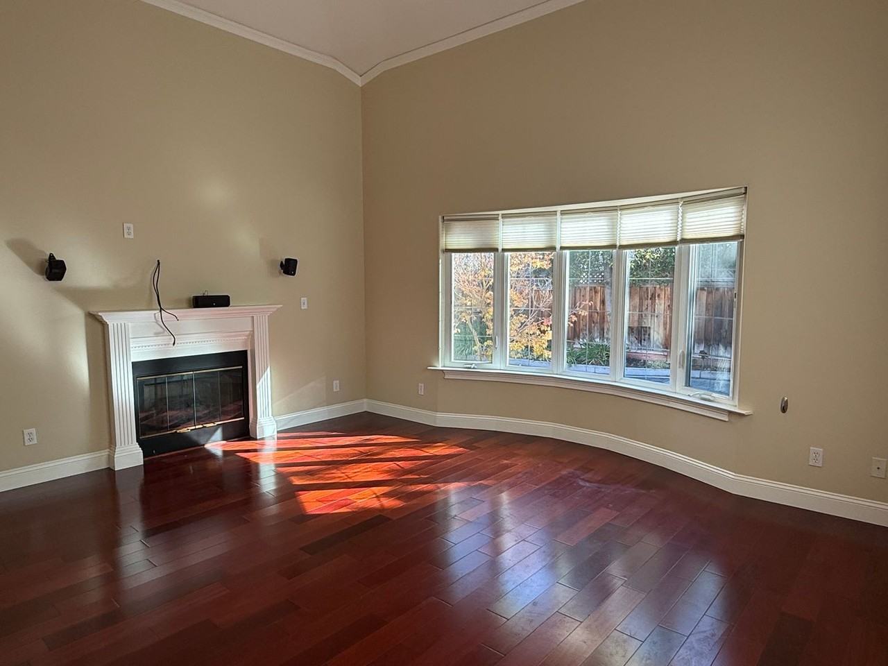 122 Shelley Ave - Photo 3 of 12