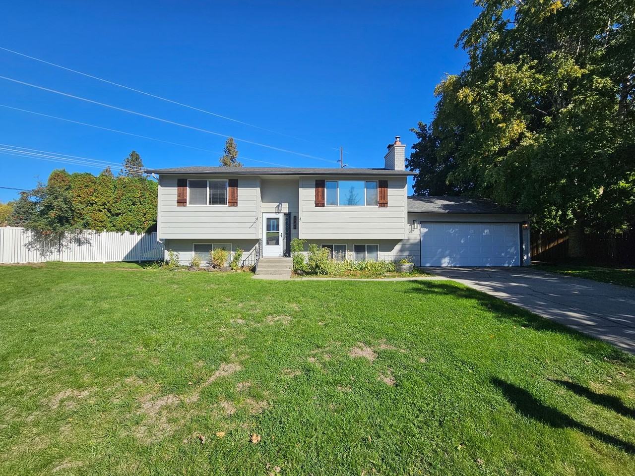 1721 E 58th Ave - Photo 2 of 35