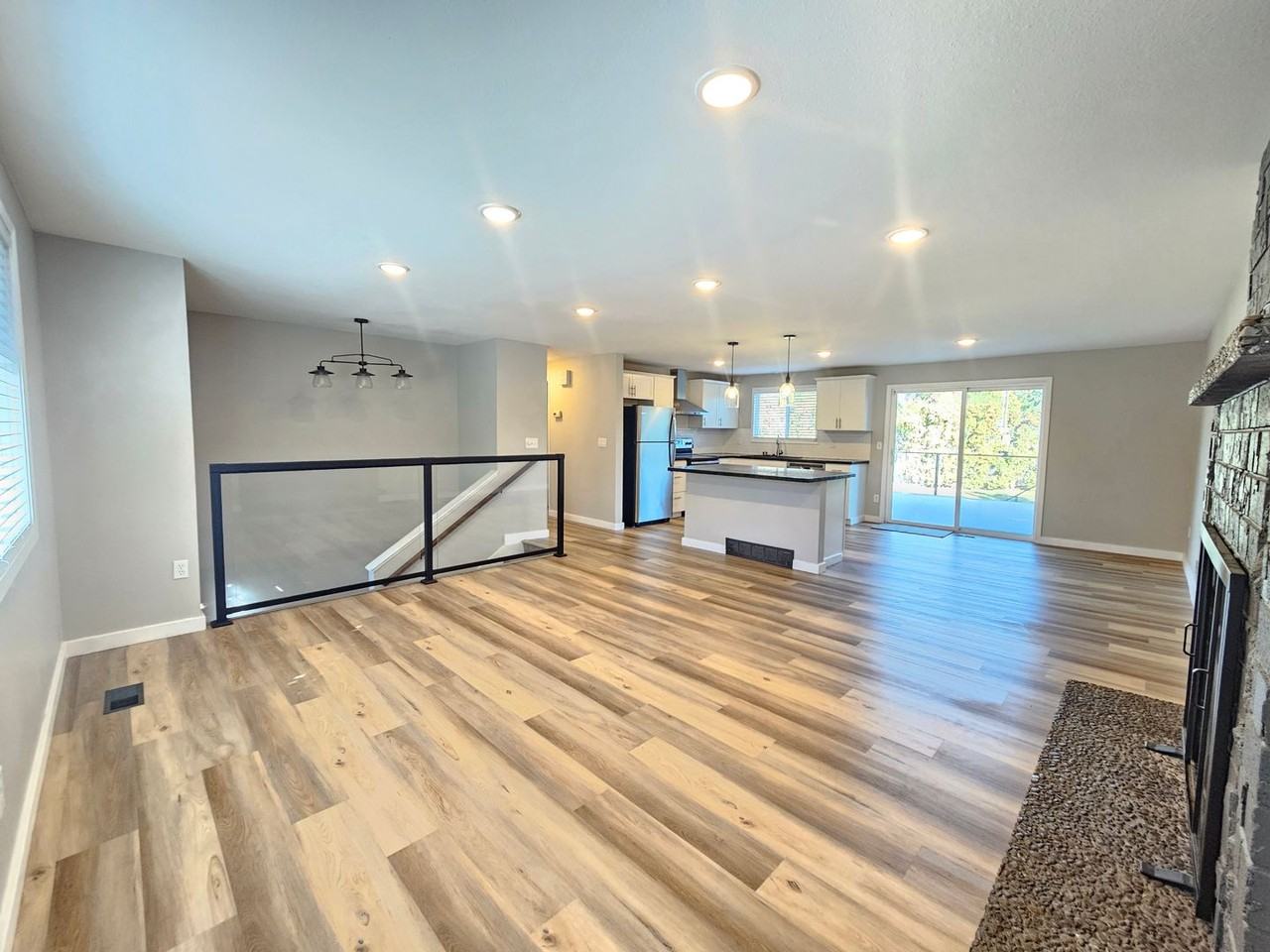 1721 E 58th Ave - Photo 3 of 35