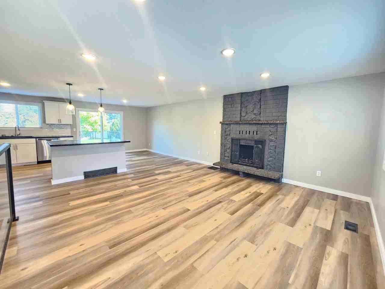1721 E 58th Ave - Photo 5 of 35