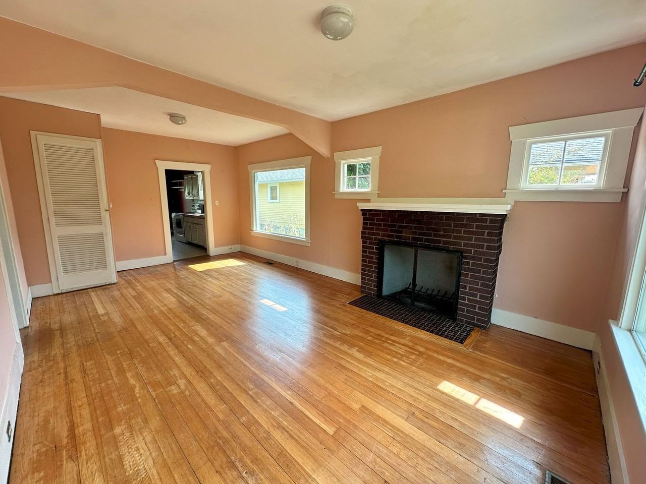 2306 C St - Photo 2 of 28