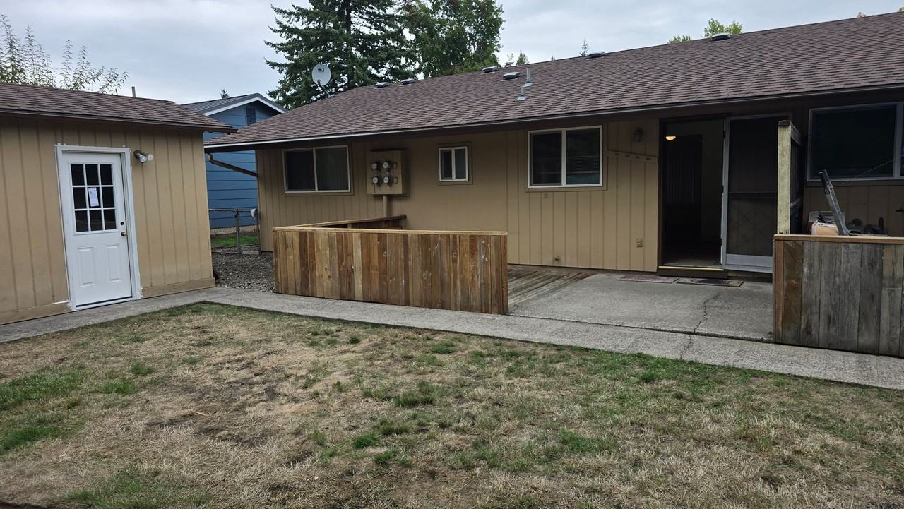 10905 Northeast 6th Street - Photo 3 of 7