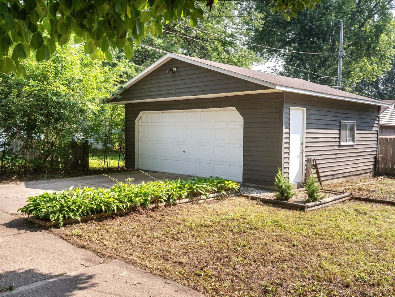 2702 Coolidge St - Photo 2 of 11