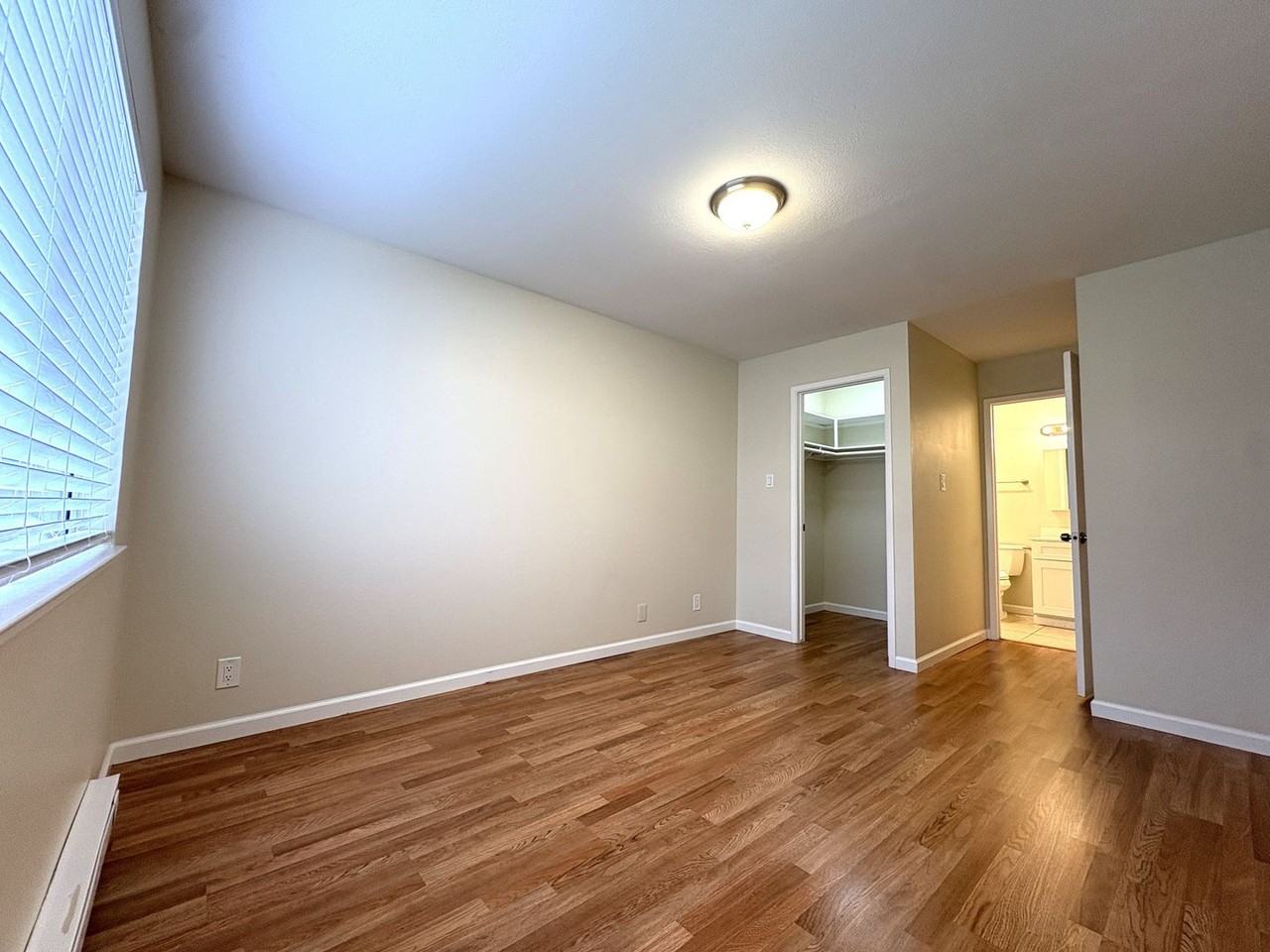 1325 Mills St #7 - Photo 4 of 11