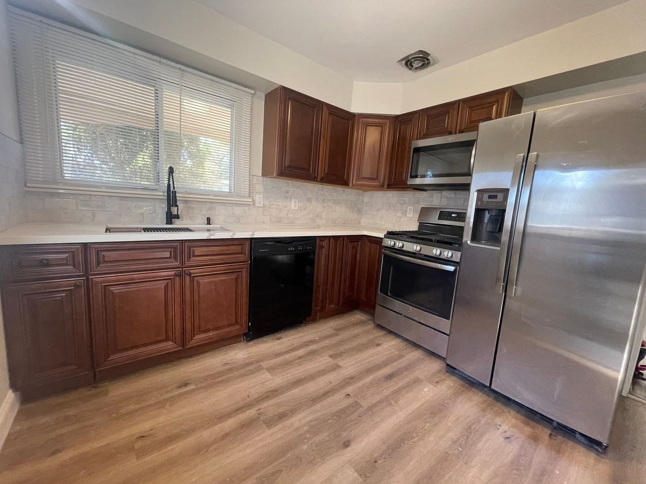 29606 Westbrook Pkwy - Photo 2 of 13