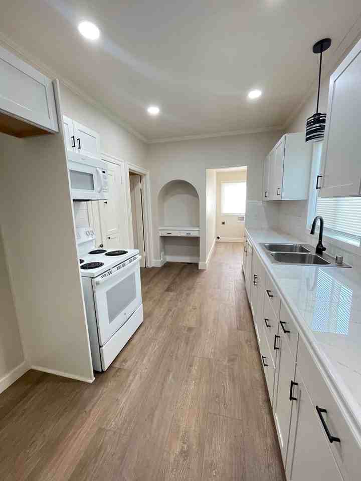 950 Live Oak Blvd - Photo 5 of 10