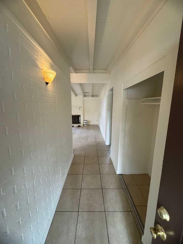 1016 Fremont Blvd - Photo 3 of 17