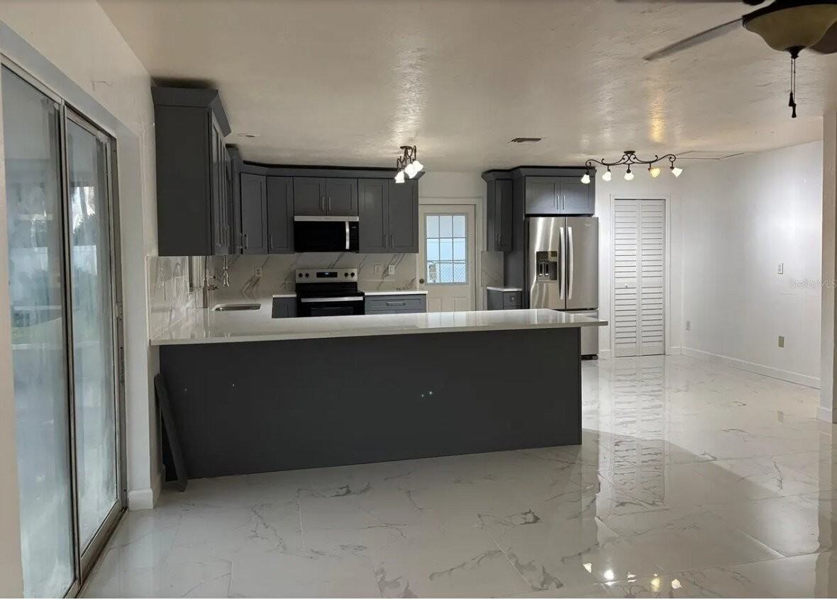 6820 26th Street West - Photo 3 of 7