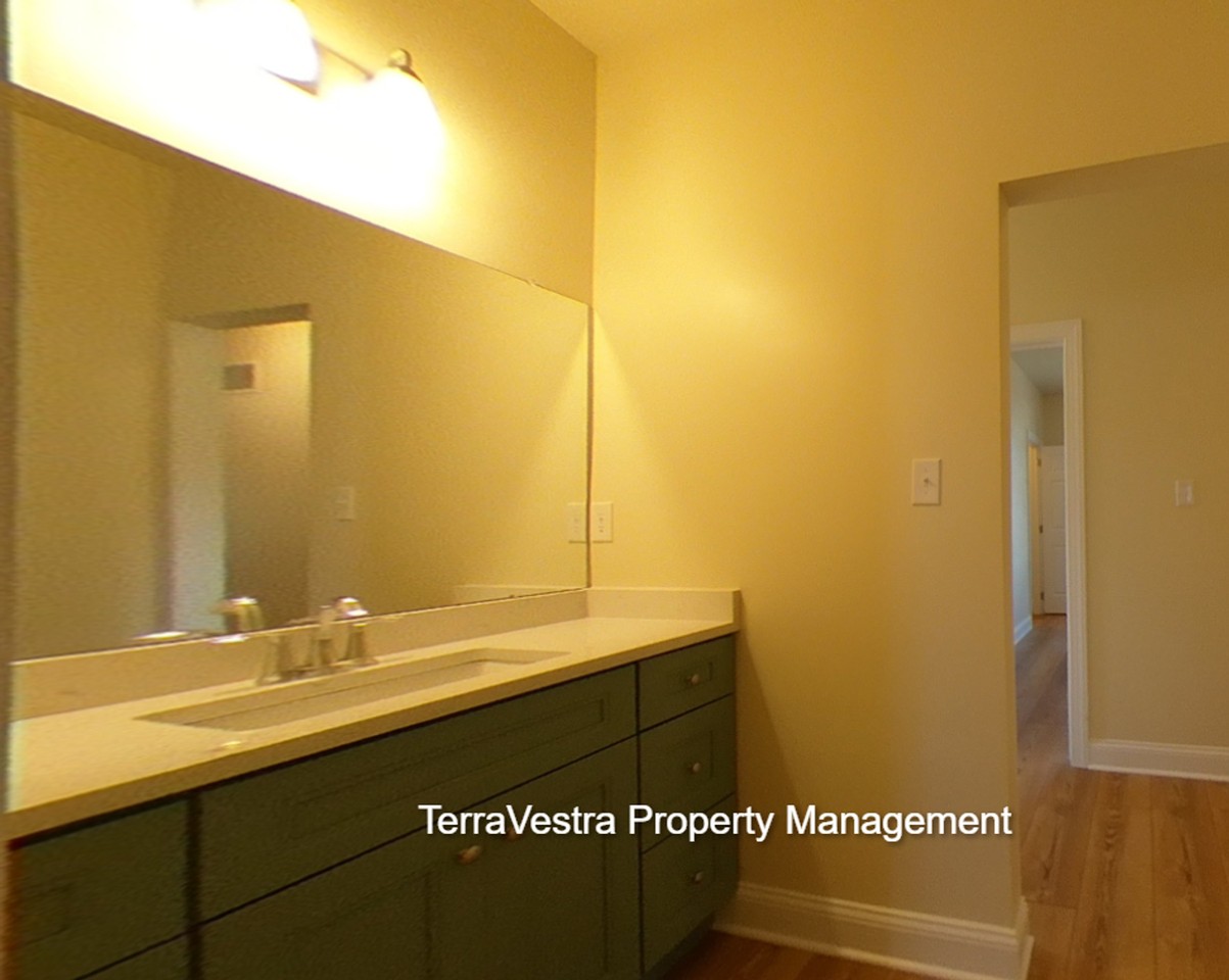 406 Hamilton Rd - Photo 3 of 13