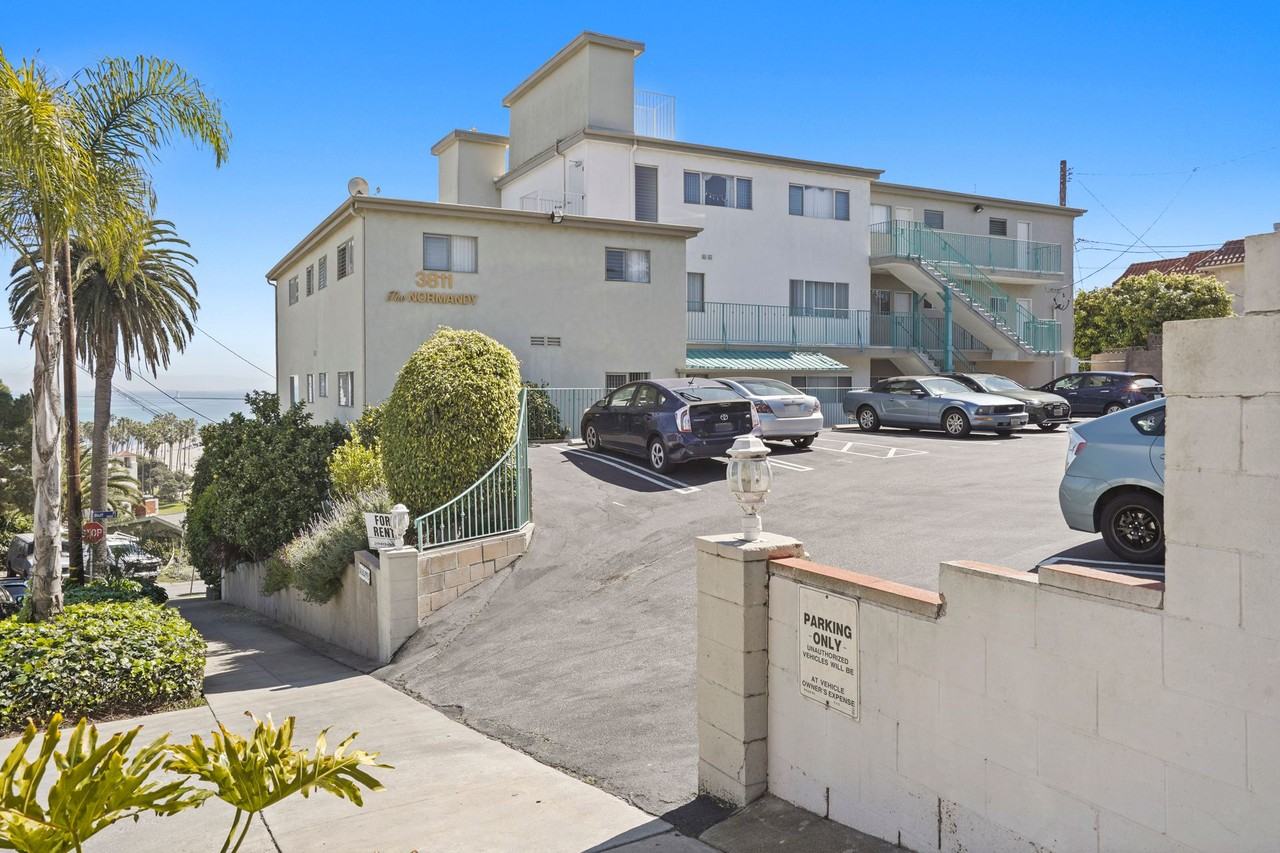 3811 Bluff - Photo 2 of 4