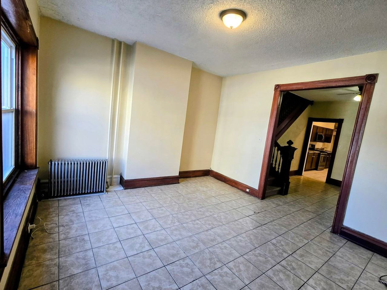 644 N 8th St - Photo 3 of 25