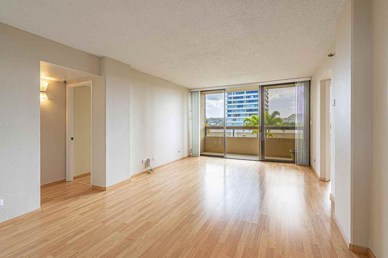 2499 Kapiolani Blvd #703 - Photo 2 of 17