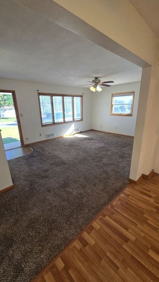 2736 Fairlane Ave - Photo 2 of 7
