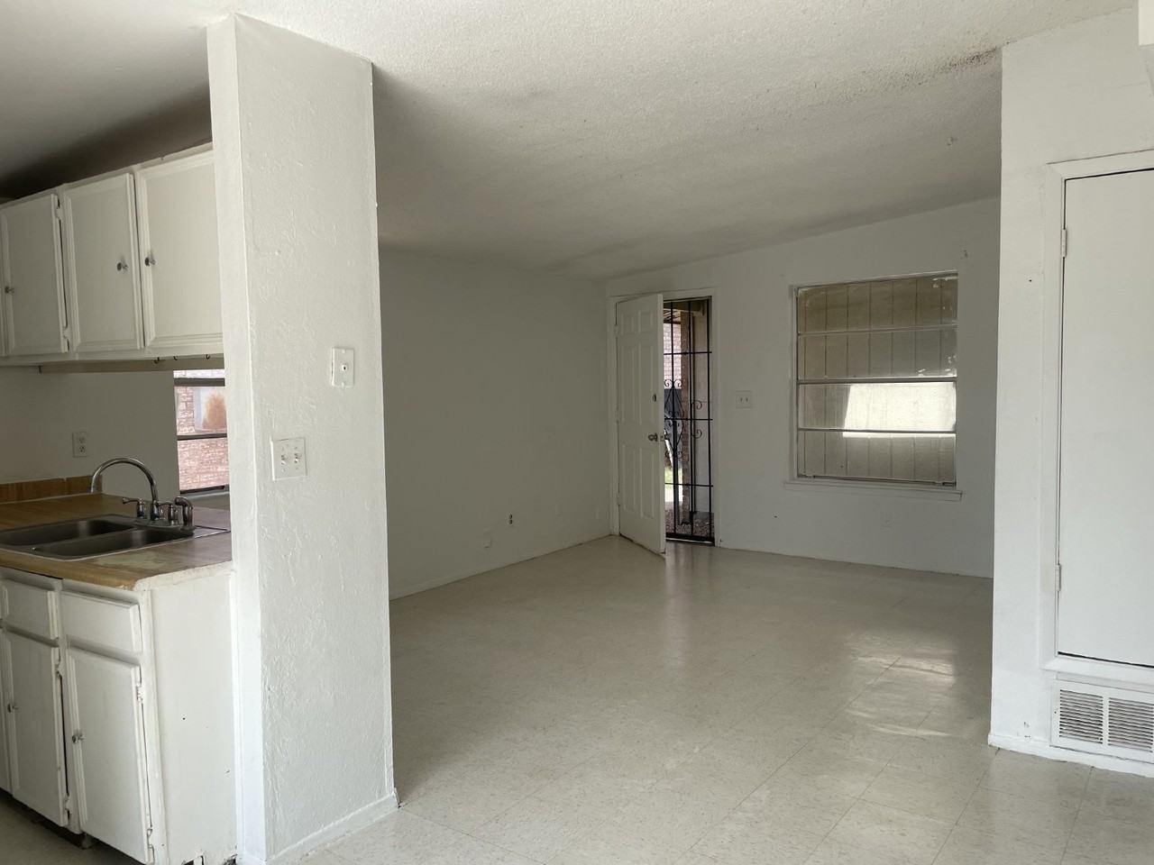 8154 Saint Andrew Ln #C - Photo 6 of 19