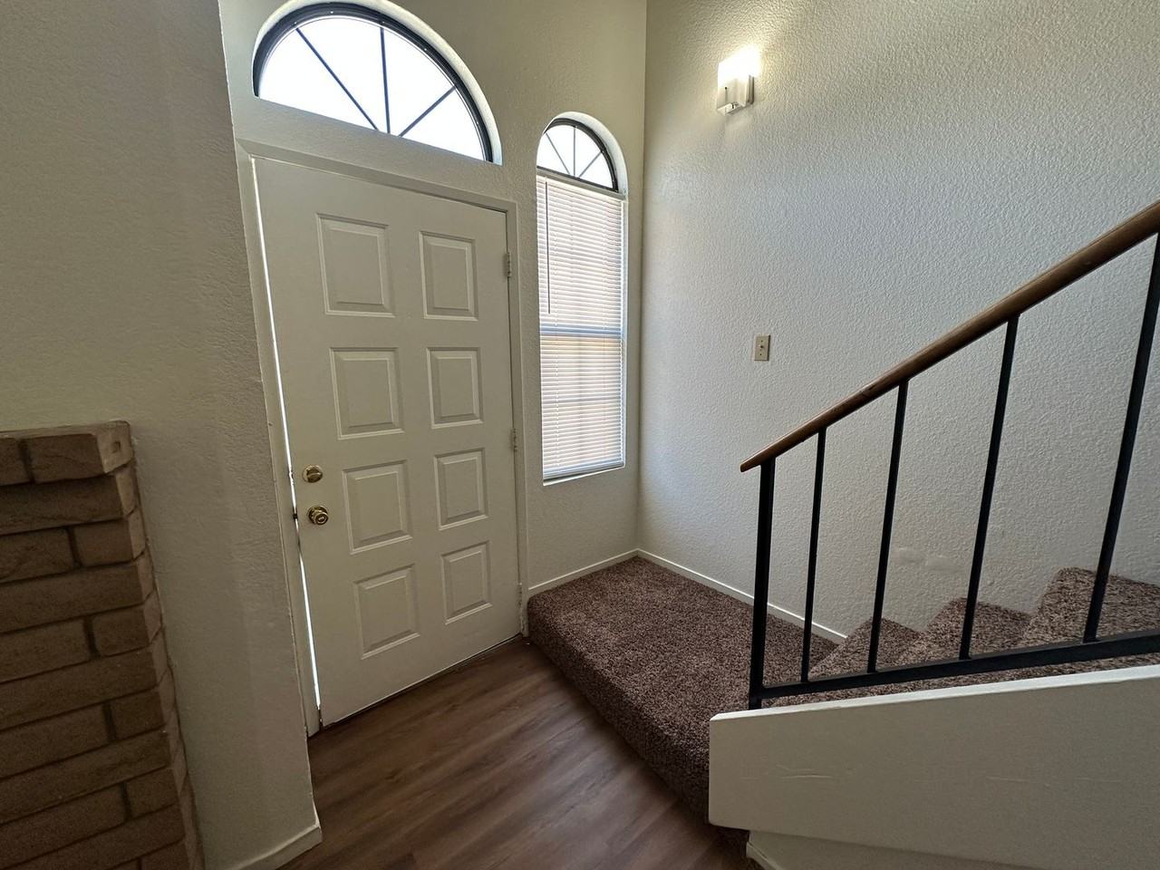7813 S Laurelglen Blvd - Photo 2 of 14